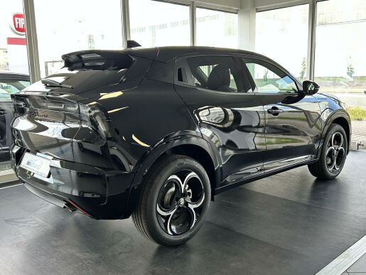 Alfa Romeo Junior 1.2T Q4 Speciale 145k