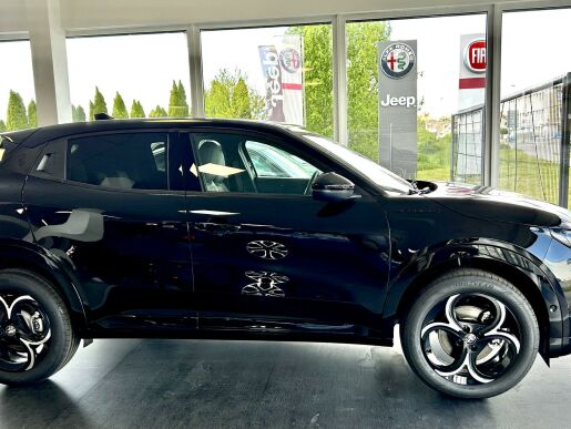 Alfa Romeo Junior 1.2T Q4 Speciale 145k