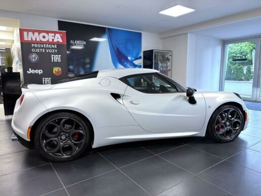 Alfa Romeo 4C 1,8 16V TBI TCT 240k LAUNCH ED