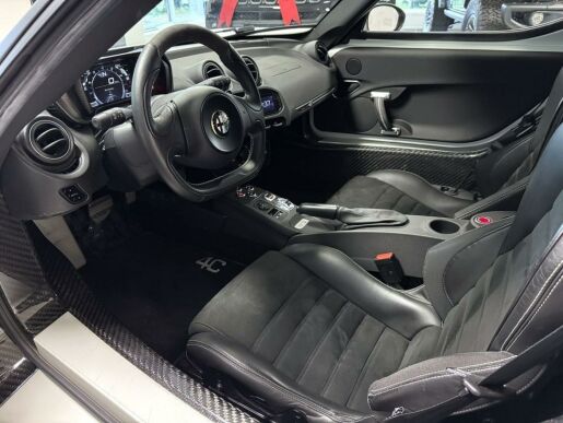 Alfa Romeo 4C 1,8 16V TBI TCT 240k LAUNCH ED