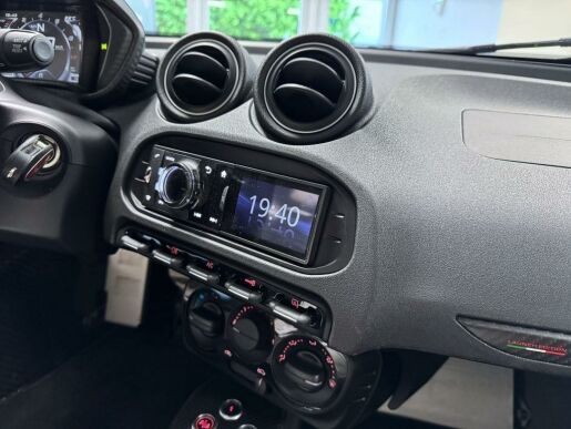 Alfa Romeo 4C 1,8 16V TBI TCT 240k LAUNCH ED
