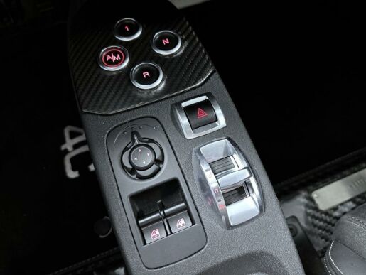 Alfa Romeo 4C 1,8 16V TBI TCT 240k LAUNCH ED