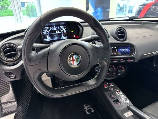 Alfa Romeo 4C 1,8 16V TBI TCT 240k LAUNCH ED