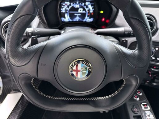 Alfa Romeo 4C 1,8 16V TBI TCT 240k LAUNCH ED