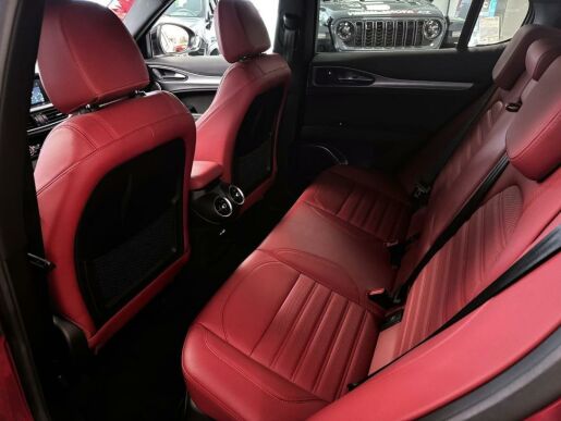 Alfa Romeo Stelvio 2.0T 280k AT8 ZF Q4 4x4 Veloce