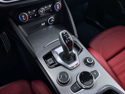 Alfa Romeo Stelvio 2.0T 280k AT8 ZF Q4 4x4 Veloce