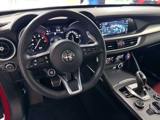 Alfa Romeo Stelvio 2.0T 280k AT8 ZF Q4 4x4 Veloce