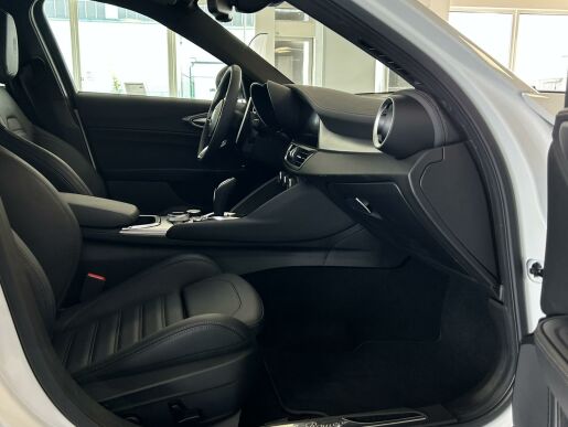 Alfa Romeo Giulia 2.0i 280k AWD Veloce