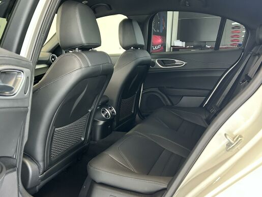 Alfa Romeo Giulia 2.0i 280k AWD Veloce