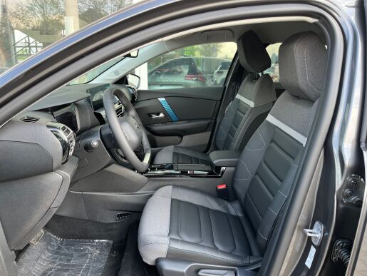 Citroën C4 X  C4 X Elektromotor 100kW/136k SHINE