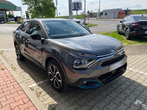 Citroën C4 X  C4 X Elektromotor 100kW/136k SHINE