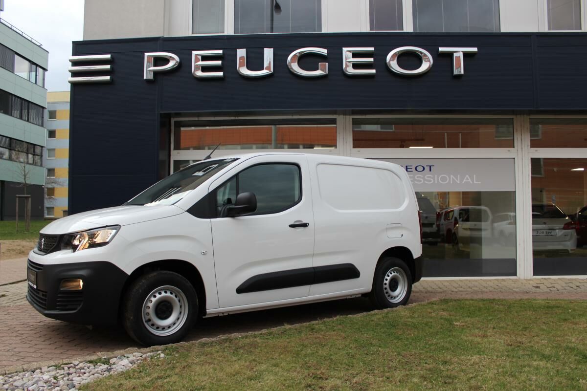 Peugeot Partner FURGON L1 650 1.2 PT 110k MAN6
