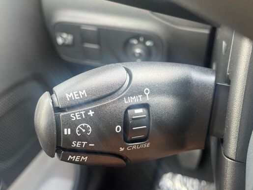Citroën C3 1.2 PureTech SHINE EAT6