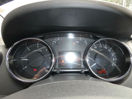 Peugeot 5008 Allure 1.6 BlueHDi 115k MAN6