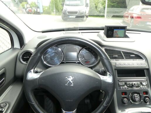 Peugeot 5008 Allure 1.6 BlueHDi 115k MAN6