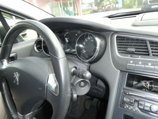 Peugeot 5008 Allure 1.6 BlueHDi 115k MAN6
