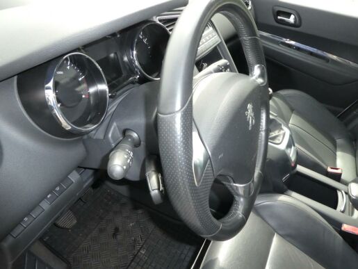 Peugeot 5008 Allure 1.6 BlueHDi 115k MAN6