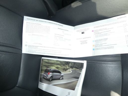 Peugeot 5008 Allure 1.6 BlueHDi 115k MAN6