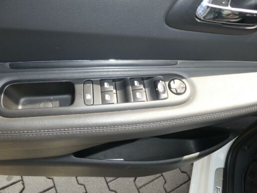 Peugeot 5008 Allure 1.6 BlueHDi 115k MAN6