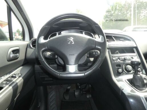 Peugeot 5008 Allure 1.6 BlueHDi 115k MAN6
