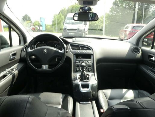 Peugeot 5008 Allure 1.6 BlueHDi 115k MAN6