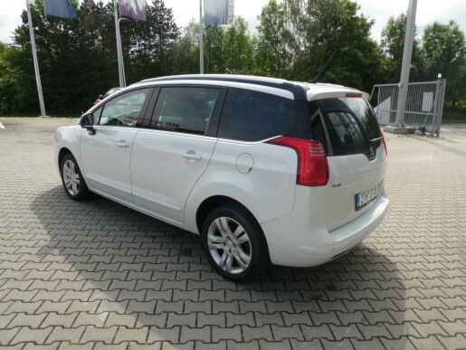 Peugeot 5008 Allure 1.6 BlueHDi 115k MAN6