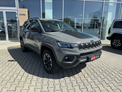Jeep Compass 1,3 GSE 240k PHEV  Trailhawk