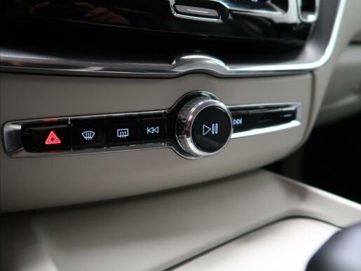 Volvo XC60 2,0 B4 FWD CORE