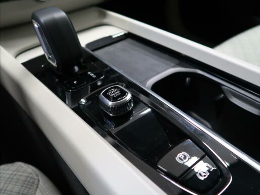 Volvo XC60 2,0 B4 FWD CORE