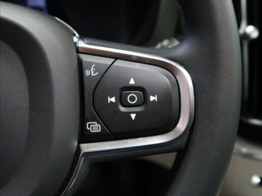 Volvo XC60 2,0 B4 FWD CORE