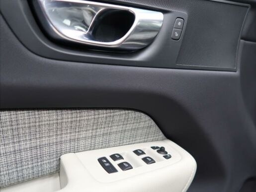 Volvo XC60 2,0 B4 FWD CORE