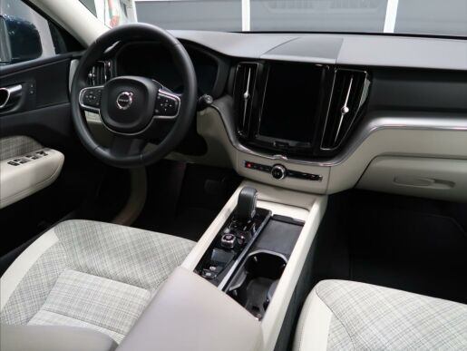 Volvo XC60 2,0 B4 FWD CORE