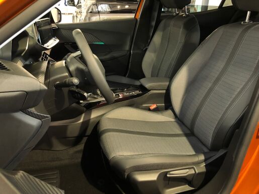Peugeot 2008 ALLURE 1.2 PureTech 130 MAN6 - 7378