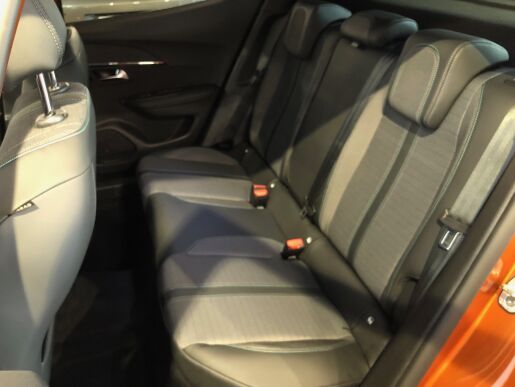 Peugeot 2008 ALLURE 1.2 PureTech 130 MAN6 - 7378