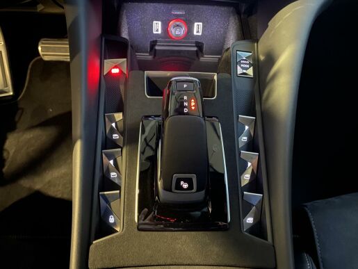 DS Automobiles DS9 1.6 PureTech PERFORMANCE LINE