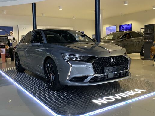 DS Automobiles DS9 1.6 PureTech PERFORMANCE LINE