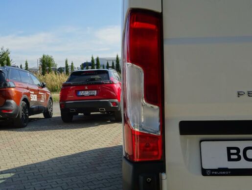 Peugeot Boxer L2H2 2.2 BlueHDi 140k MAN6