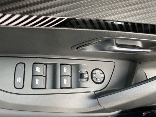 Peugeot 2008 ALLURE PureTech 130 S&S EAT8 