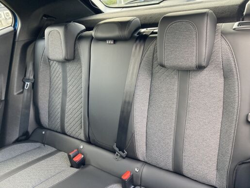 Peugeot 2008 ALLURE PureTech 130 S&S EAT8 