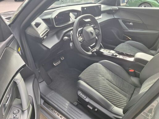 Peugeot 2008 GT Hybrid 136 e-DCS6