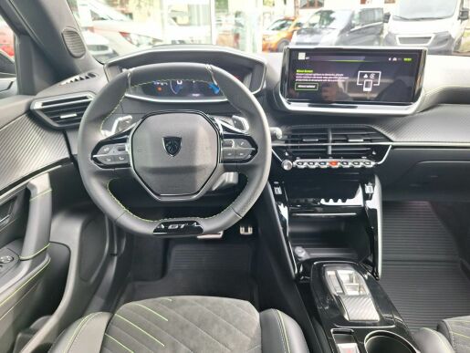 Peugeot 2008 GT Hybrid 136 e-DCS6