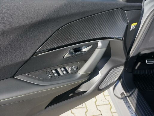 Peugeot 2008 GT PureTech 130 S&S EAT8