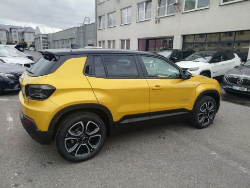 Jeep Avenger Electric Summit 54 kWh 156 k