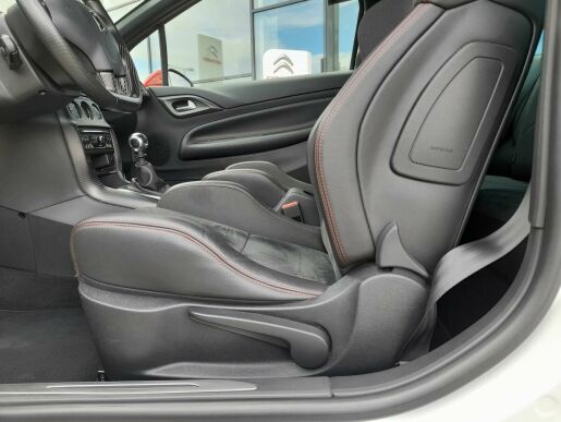 DS Automobiles DS 3 RACING 1,6i 206k NOVÉ CZ