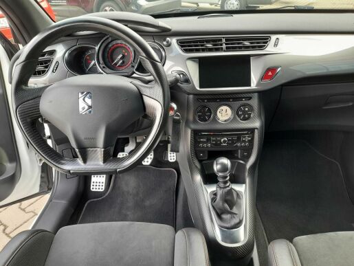 DS Automobiles DS 3 RACING 1,6i 206k NOVÉ CZ