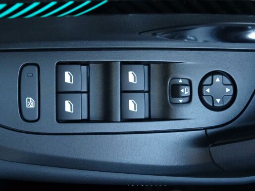 Peugeot 2008 ALLURE PACK 1.5 BHDi 130 EAT8