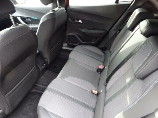 Peugeot 2008 ALLURE PACK 1.5 BHDi 130 EAT8