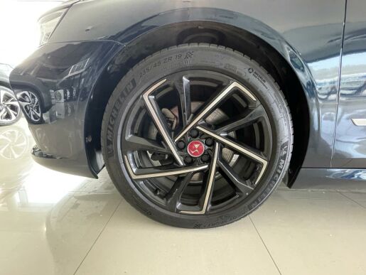 DS Automobiles DS9 1.6 PureTech PERFORMANCE LINE