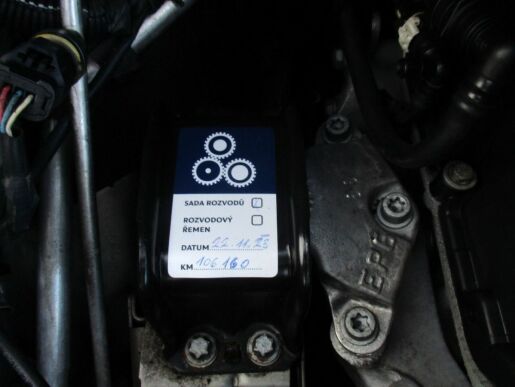 Peugeot 5008 1.6 benzín -115 kW , ČR, klima