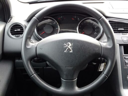 Peugeot 5008 Business 1.6 BlueHDi 115k MAN6